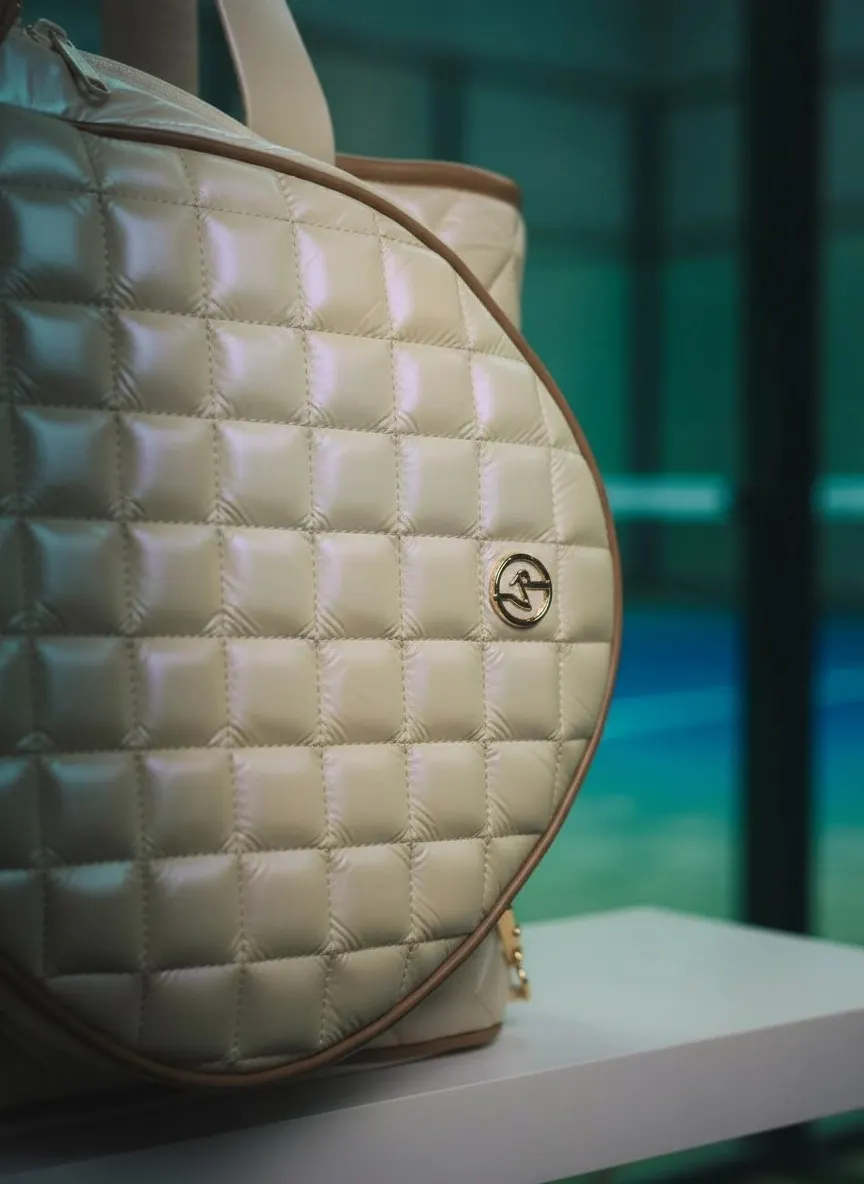 Sophie sebagai diaper bag elegan